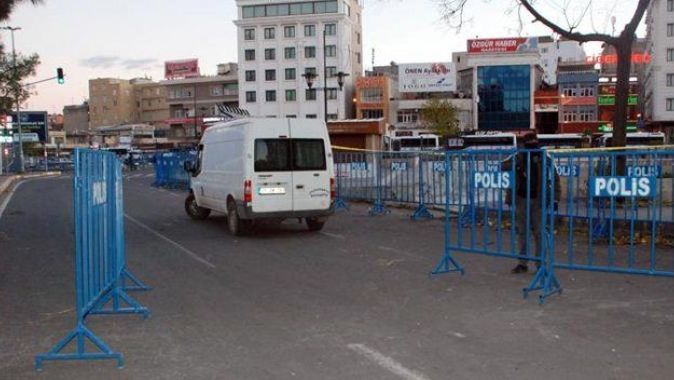 Diyarbakır’da polis helikopterine roketli saldırı