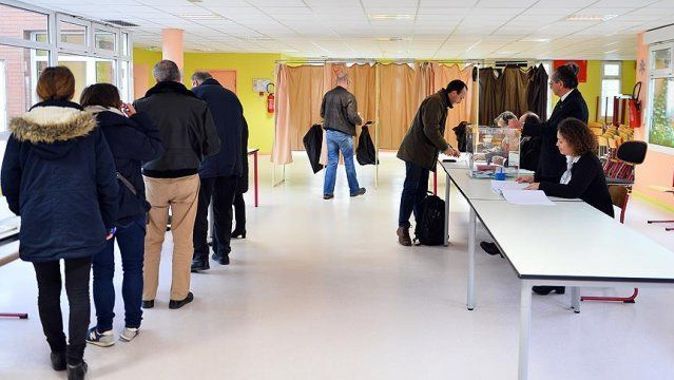 Fransa&#039;da bölgesel seçimlerin ikinci turu yapılıyor