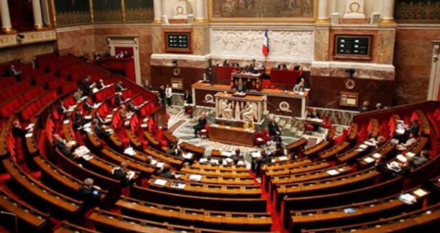 Fransa meclisi Ermeni tasarını komisyona geri yolladı