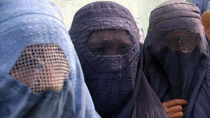 Hollanda’da burkalı üç kadın çocuk parkına kabul edilmedi