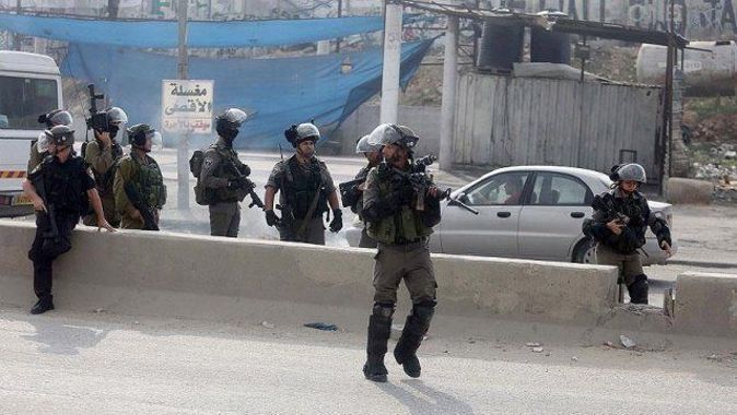 İsrail&#039;den Filistinli öğrenci gruplarına gözaltı operasyonu