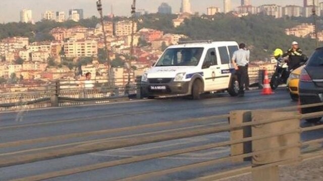 İstanbul Boğazı&#039;nda çifte intihar şoku