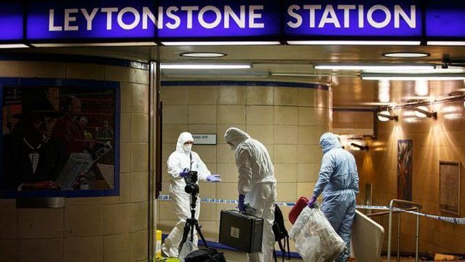 Londra metrosundaki bıçaklı saldırıda 3 kişi yaralandı