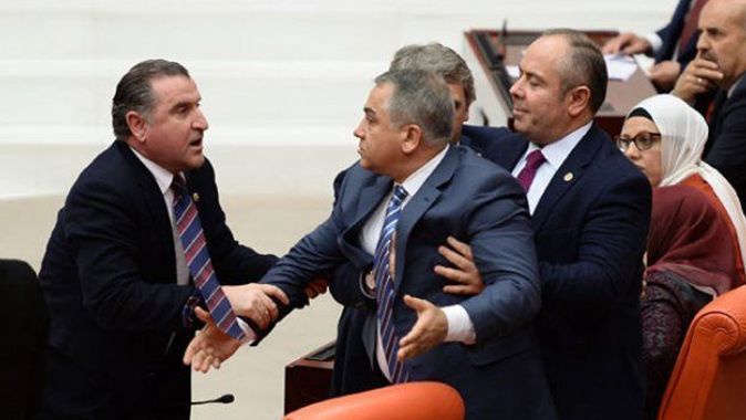 Meclis&#039;te AK Parti-CHP gerginliği