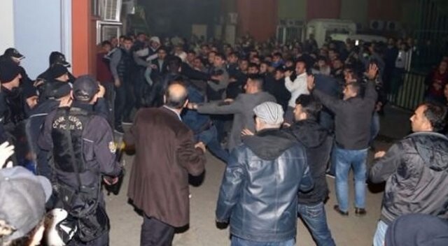 Mersin&#039;de korsan gösteriler: 1 ölü