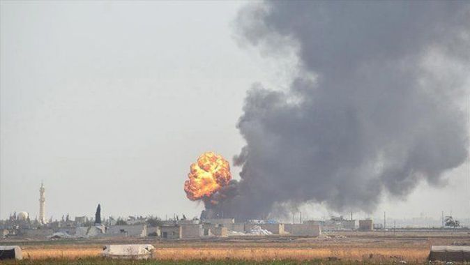 Rus uçakları İdlib&#039;de mülteci kampını bombaladı: 8 ölü