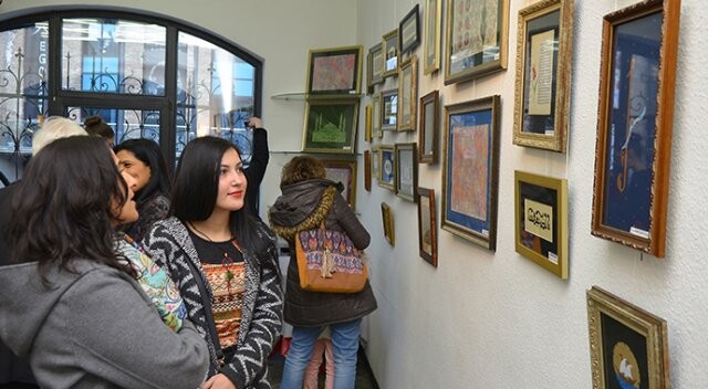 Tiflis Yunus Emre Kültür Merkezi kursiyerlerinden el sanatları sergisi