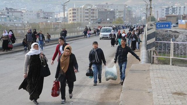 Vatandaşlar terör korkusundan Cizre ve Silopi&#039;yi terk ediyor