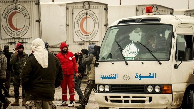 Açlık ablukasındaki Madaya&#039;ya 4 kamyon insani yardım ulaştı