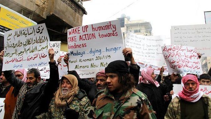 Açlıktan ölen Suriyeli siviller için protesto