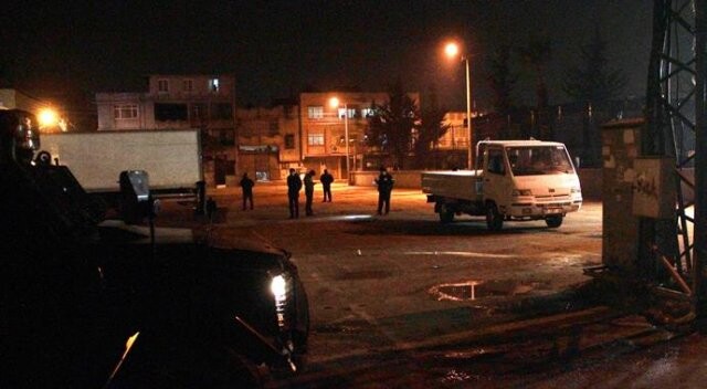 Adana&#039;da polis merkezine ses bombalı saldırı