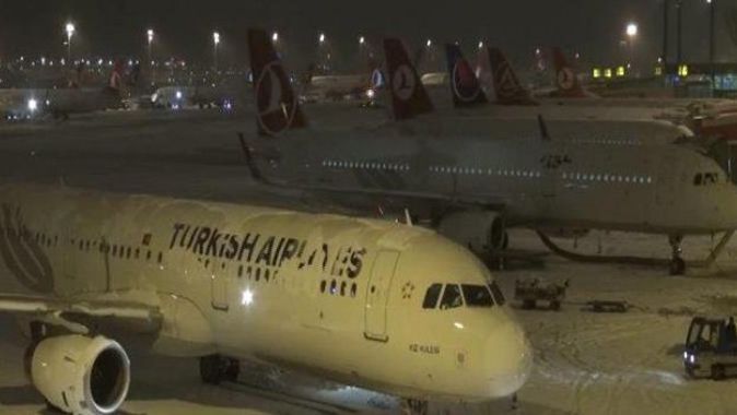 Atatürk Havalimanı yarım saat uçuş trafiğine kapatıldı