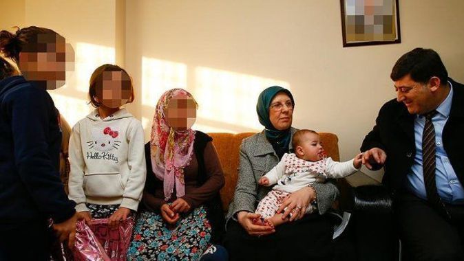 Bakan Ramazanoğlu terör mağduru ailelerle görüştü