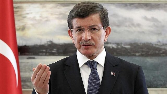 Başbakan Davutoğlu&#039;ndan HDP&#039;li vekillere &#039;hendek&#039; tepkisi