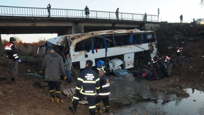 Çanakkale&#039;de 6 kişinin öldüğü kazada kaçan şoför hastanede yakalandı