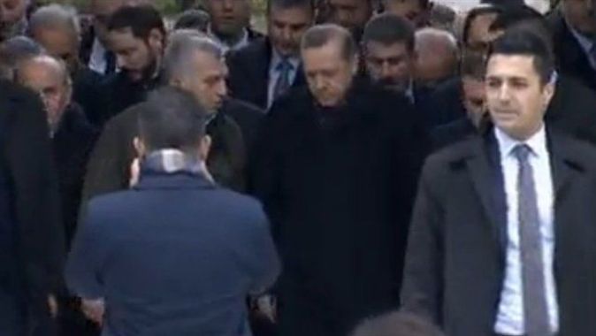 Cumhurbaşkanı Erdoğan Cuma namazını Sultanahmet&#039;te kıldı