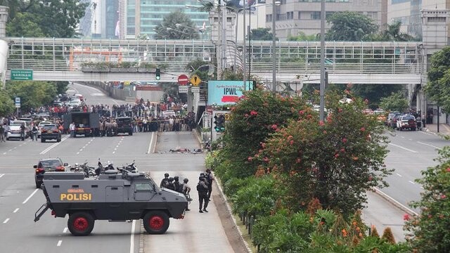 Endonezya&#039;daki terör saldırısında 12 gözaltı