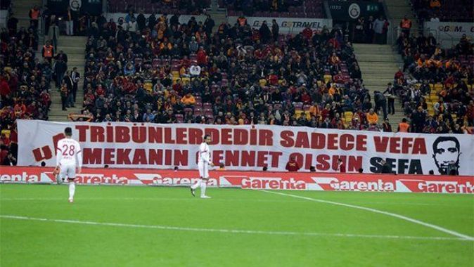 Galatasaray taraftarından &#039;Sefa Kalya&#039; pankartı