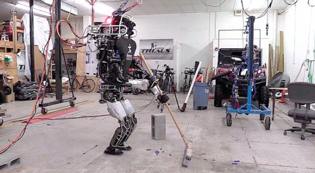 Google’ın insansı robotu, ATLAS ev işinde