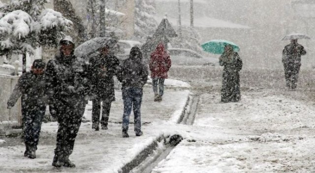İstanbul&#039;da kar alarmı: Tüm seferler iptal