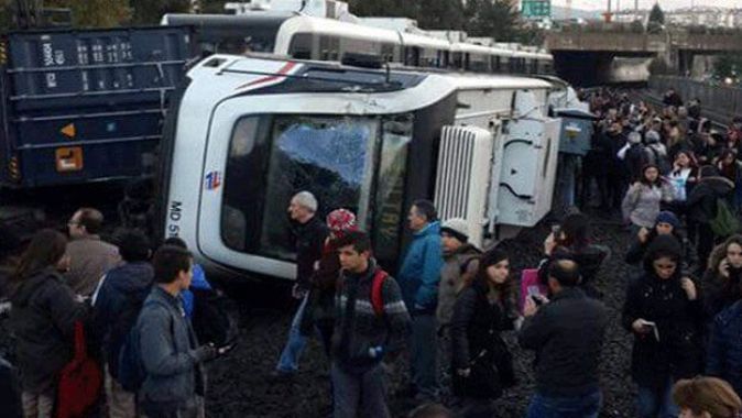 İzmir&#039;de metro kazası; yaralılar var