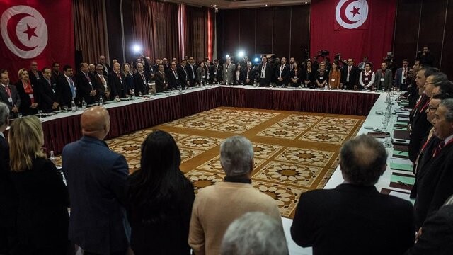 Nida Tunus Partisi&#039;nin 16 milletvekili istifa etti