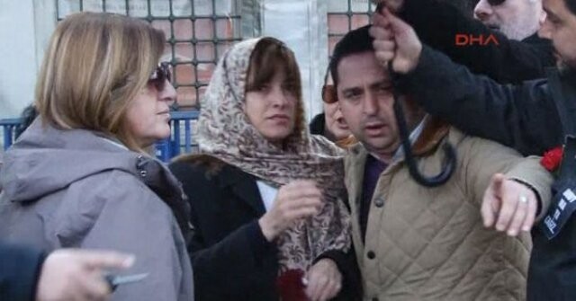 Rehber Sibel Şatıroğlu, Sultanahmet Meydanı&#039;na geldi