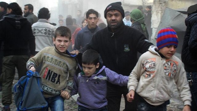 Rus uçakları Halep&#039;te anaokuluna saldırdı: 3 çocuk öldü