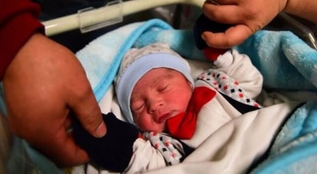 Yeni yılın ilk bebeği Alperen Antalya&#039;da doğdu