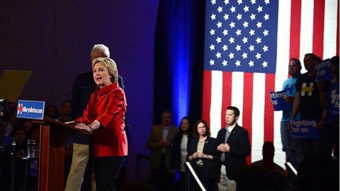 ABD&#039;deki ön seçimlerde Clinton ve Trump önde