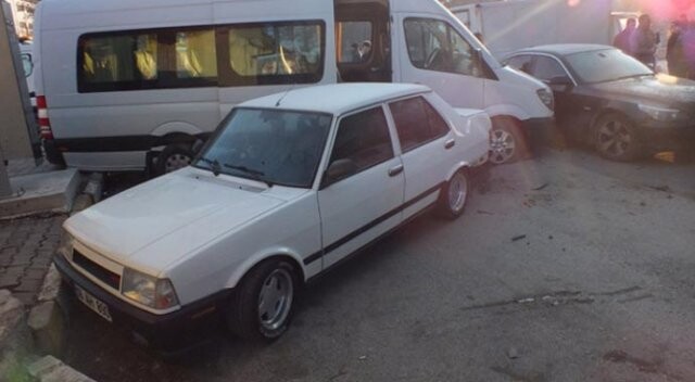 AK Partili gençleri taşıyan araç kaza yaptı: 3 yaralı