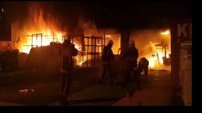 Ataşehir&#039;de fabrika yangını