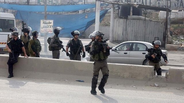 Batı Şeria&#039;da 15 Filistinliye gözaltı