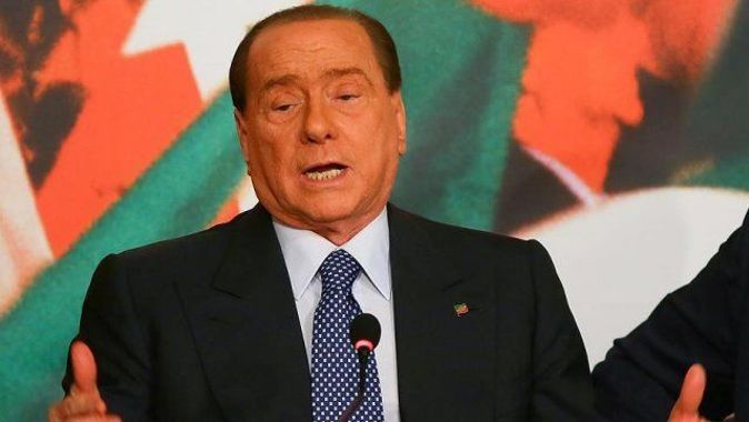 Berlusconi: Balotelli İtalyan ama biraz fazla güneşte kalmış