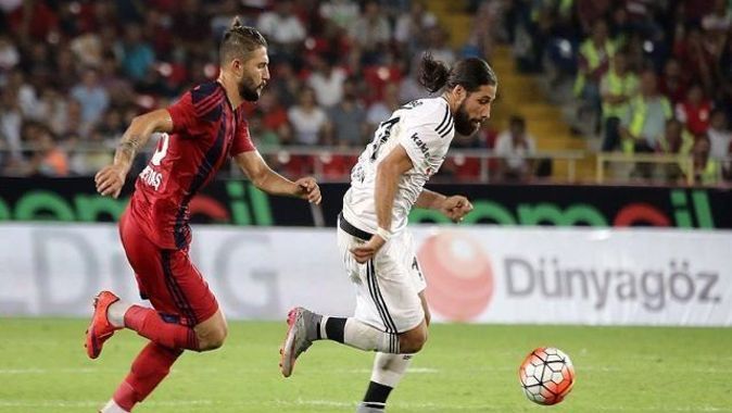 Beşiktaş ile Mersin İdmanyurdu erteleme maçına çıkıyor