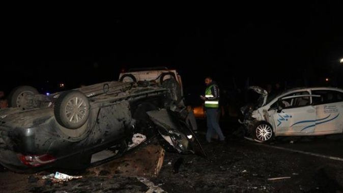 Beykoz&#039;da iki otomobil çarpıştı: 3 ölü