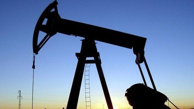 Brent petrolün varil fiyatı 35 dolar seviyelerinde seyrediyor