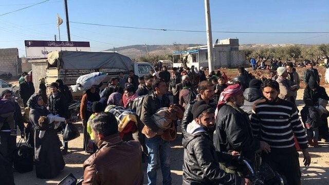 Çok sayıda Suriyeli Kilis sınırına geldi