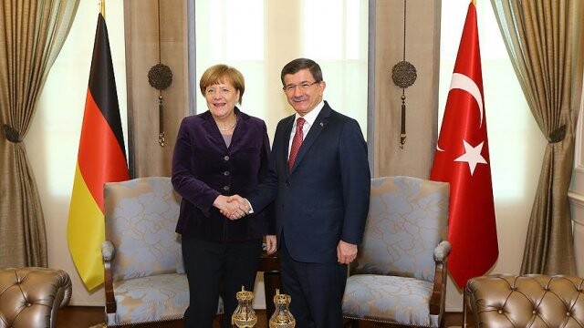 Davutoğlu-Merkel ortak basın açıklaması yaptı!