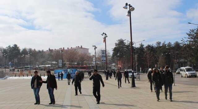 Erzurum&#039;da sıcak hava vatandaşları şaşırttı