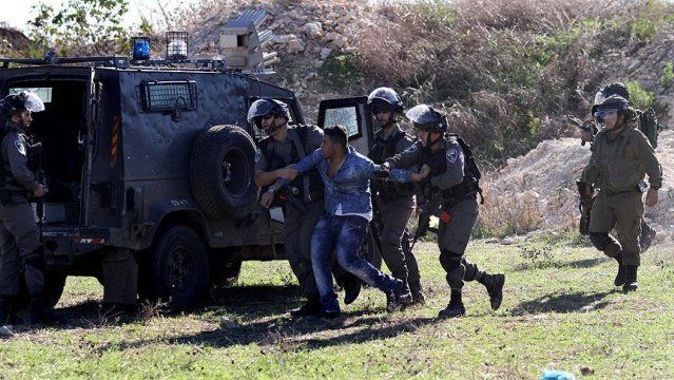 İsrail Batı Şeria&#039;da 16 Filistinliyi gözaltına aldı
