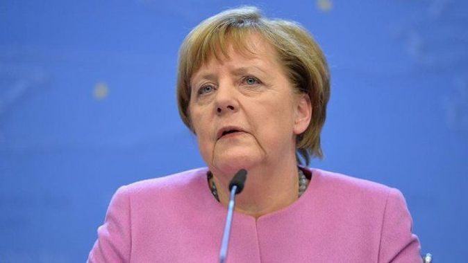 Merkel&#039;in siyasi geleceği AB&#039;yi de etkileyecek