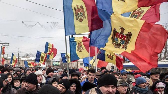 Moldova&#039;da Rusya yanlıları hakimler binasını bastı