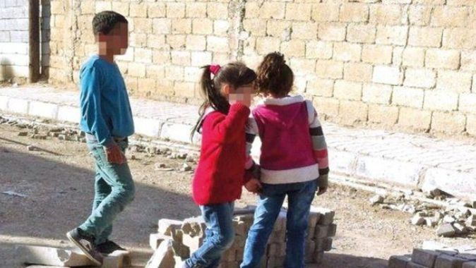 Nusaybin&#039;de PKK çocuklara barikat kurduruyor