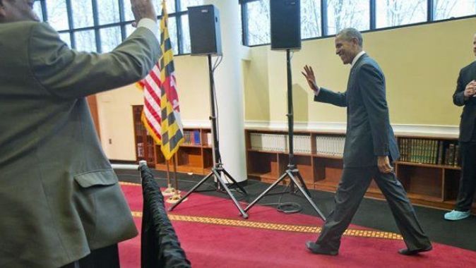 Obama ABD&#039;de ilk kez bir camiyi ziyaret etti