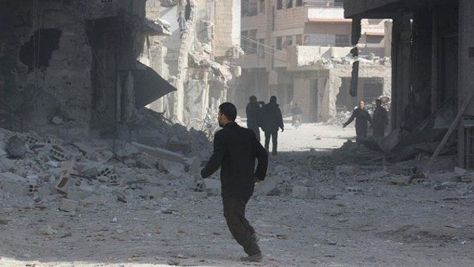 Rejim uçakları Şam&#039;da sivilleri vurdu: 10 ölü