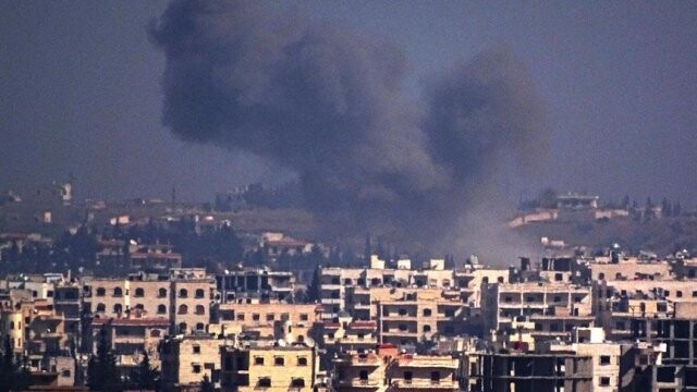 Rusya ve rejim güçleri Halep&#039;e misket bombalarıyla saldırdı