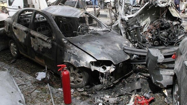 Şam&#039;da 3 araçla düzenlenen bombalı saldırıda 83 kişi hayatını kaybetti