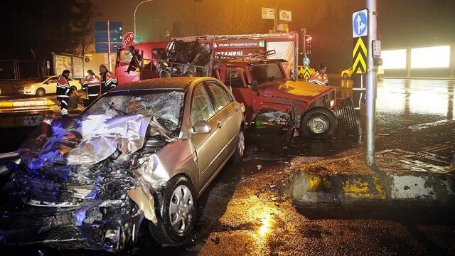 Sarıyer&#039;de trafik kazası: 1 ölü, 2 yaralı