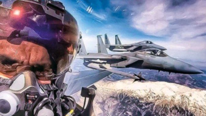 Türk pilotun Suudi pilotlarla ‘selfie’si